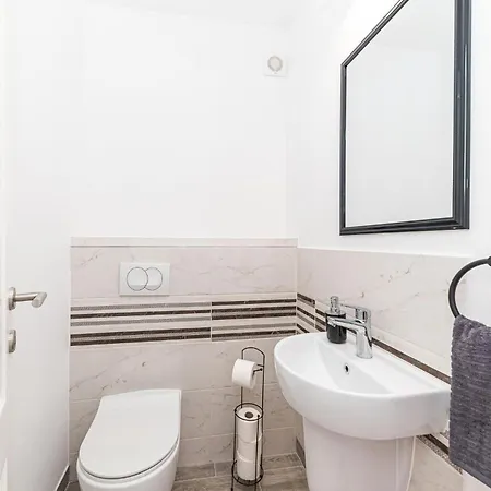 Awesome In With Wifi شقة *